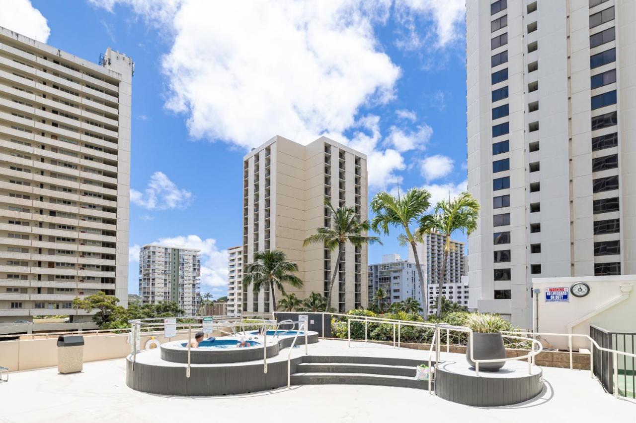 Beautiful 1Br, Steps To Waikiki Beach And Parking Χονολουλού Εξωτερικό φωτογραφία