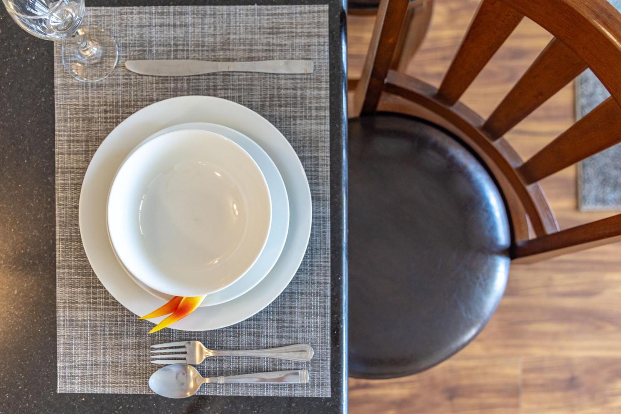 Beautiful 1Br, Steps To Waikiki Beach And Parking Χονολουλού Εξωτερικό φωτογραφία