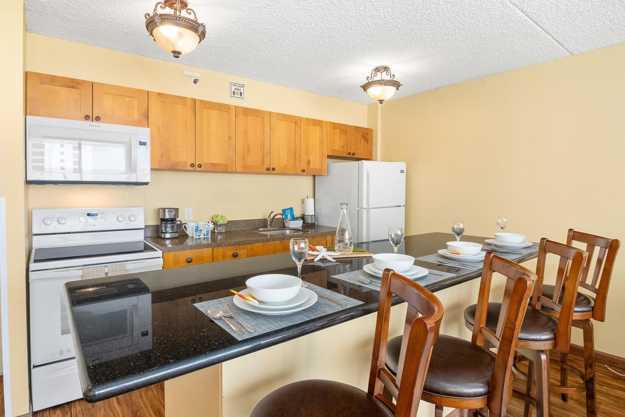 Beautiful 1Br, Steps To Waikiki Beach And Parking Χονολουλού Εξωτερικό φωτογραφία